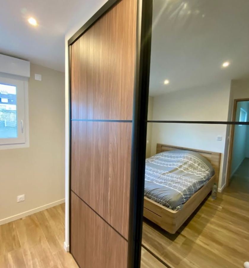 Dressing sur mesure, portes coulissantes miroir