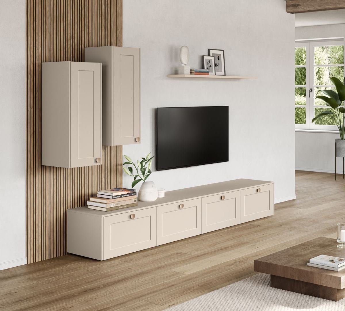 Composition murale crème avec modules hauts et étagère bois