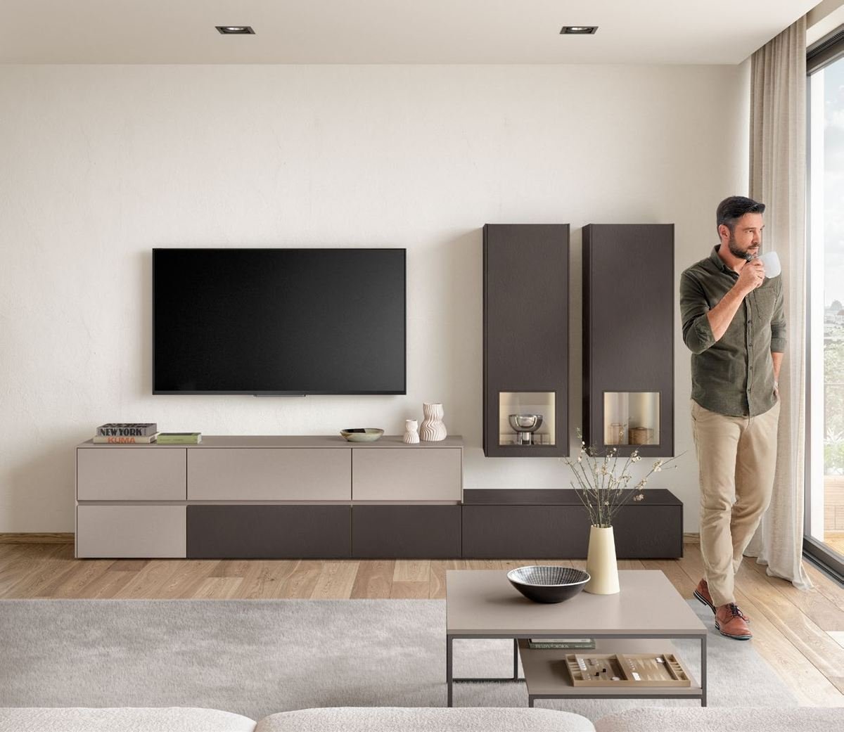 Mur TV gris et taupe avec caissons suspendus et niches
